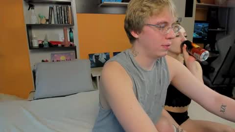 Snapshot of samyscott chatting on 03.23.26 SamyScott online show from 03.23.26