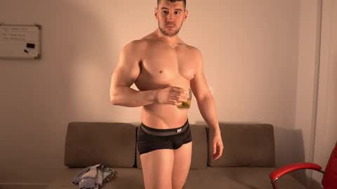 Sandow online show from 03.12.26