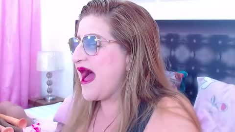 Snapshot of sandra_20_ chatting on 09.23.25 SANDRA online show from 09.23.25