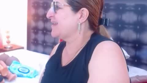 Snapshot of sandra_20_ chatting on 11.19.25 SANDRA online show from 11.19.25