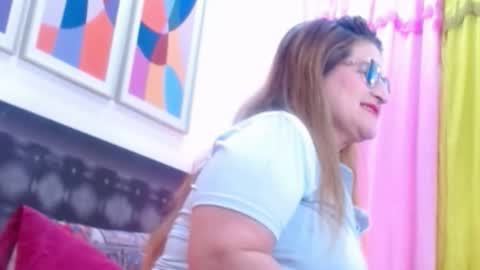 Snapshot of sandra_20_ chatting on 11.25.25 SANDRA online show from 11.25.25