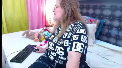 SANDRA online show from 04.23.26
