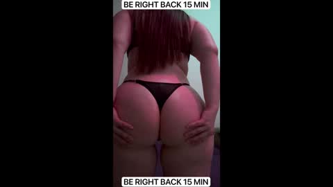 Snapshot of sandra_brown_ chatting on 12.22.25 sandra_brown_ online show from 12.22.25