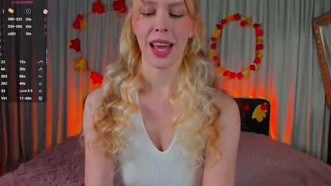 Snapshot of sandra_tender_ chatting on 11.08.25 Sandra online show from 11.08.25