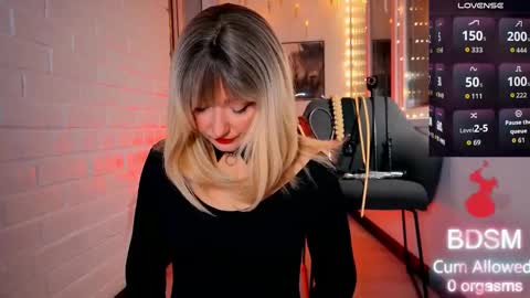 Snapshot of sandralawrence chatting on 11.21.25 Schedule uploadedTake a look on NEW showAnd 2 Secret shows this month See youhope often online show from 11.21.25