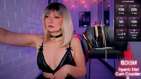 Snapshot of sandralawrence chatting on 12.19.25 Schedule uploadedTake a look on NEW showAnd 2 Secret shows this month See youhope often online show from 12.19.25