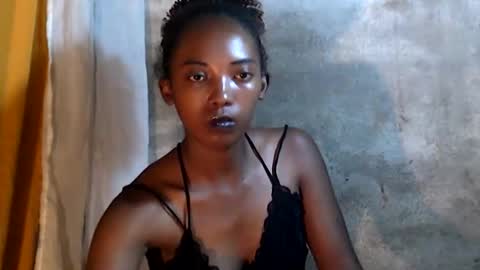 Snapshot of sandrine718 chatting on 01.12.26 sandrine718 online show from 01.12.26