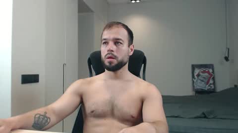 Snapshot of sandro_best chatting on 05.18.26 DeAlex online show from 05.18.26
