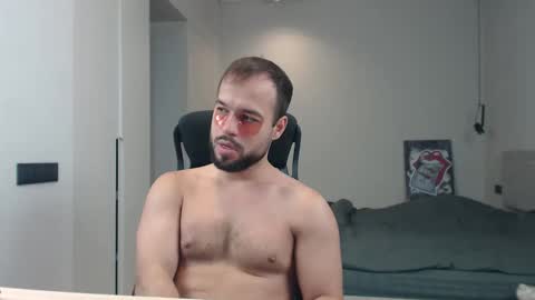 Snapshot of sandro_best chatting on 05.19.26 DeAlex online show from 05.19.26