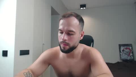 Snapshot of sandro_best chatting on 05.22.26 DeAlex online show from 05.22.26