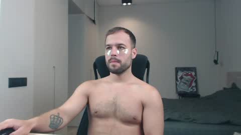 Snapshot of sandro_best chatting on 06.16.26 DeAlex online show from 06.16.26