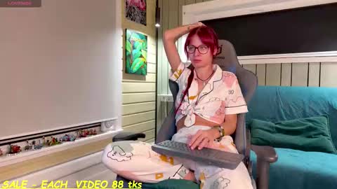 Snapshot of sandy_chris chatting on 02.05.26 Sandy and Chris online show from 02.05.26