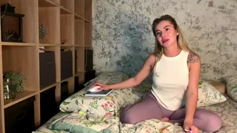 Sandy online show from 04.27.26