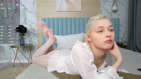 Snapshot of sandyshayes chatting on 02.02.26 Sandy online show from 02.02.26