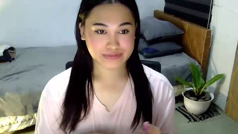 Snapshot of sangre_danaya chatting on 09.17.25 DANAYA online show from 09.17.25