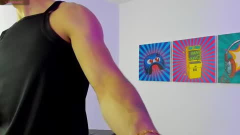 Snapshot of santana_maximo chatting on 02.17.26 Maximo Santana online show from 02.17.26