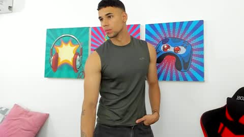 Snapshot of santana_maximo chatting on 04.01.26 Maximo Santana online show from 04.01.26