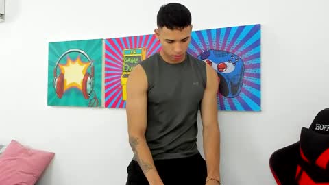 Snapshot of santana_maximo chatting on 04.02.26 Maximo Santana online show from 04.02.26