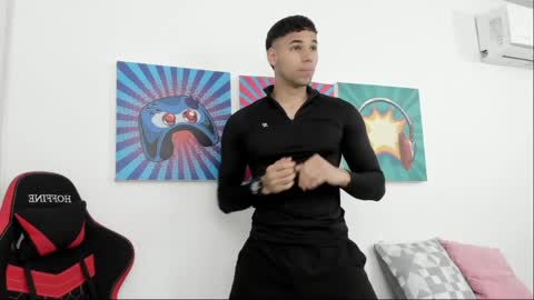 Snapshot of santana_maximo chatting on 05.19.26 Maximo Santana online show from 05.19.26