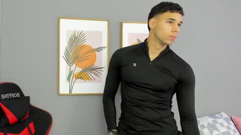 Snapshot of santana_maximo chatting on 05.25.26 Maximo Santana online show from 05.25.26
