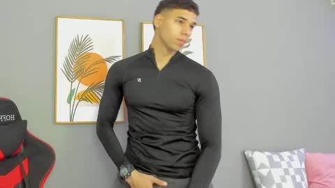 Snapshot of santana_maximo chatting on 05.27.26 Maximo Santana online show from 05.27.26