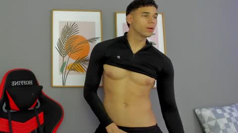 Snapshot of santana_maximo chatting on 06.04.26 Maximo Santana online show from 06.04.26