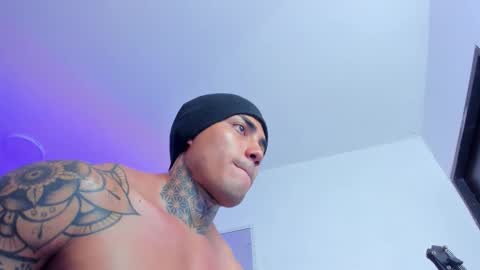 Snapshot of santi__ferrer chatting on 11.22.25 Santi Ferrer online show from 11.22.25