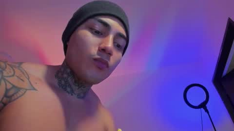 Snapshot of santi__ferrer chatting on 12.21.25 Santi Ferrer online show from 12.21.25