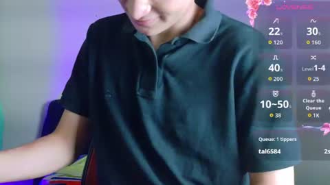 Snapshot of santi_ll chatting on 07.28.26 santi online show from 07.28.26