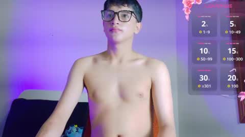 Snapshot of santi_ll chatting on 07.29.26 santi online show from 07.29.26