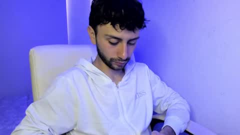 Snapshot of santi_mateo chatting on 01.19.25 Santi online show from 01.19.25