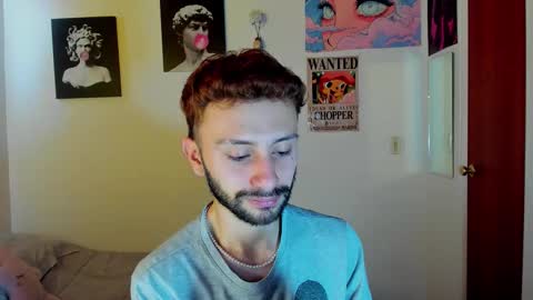 Snapshot of santi_mateo chatting on 10.01.25 Santi online show from 10.01.25