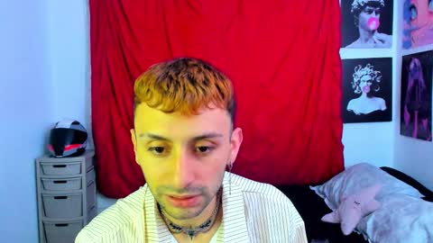 Snapshot of santi_mateo chatting on 01.11.26 Santi online show from 01.11.26