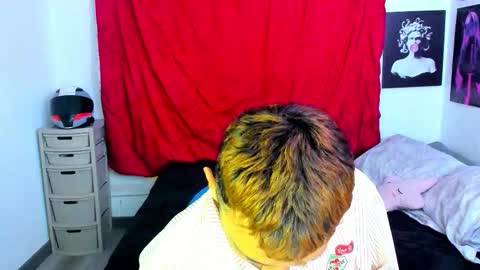 Snapshot of santi_mateo chatting on 01.12.26 Santi online show from 01.12.26