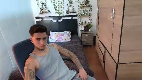 Snapshot of santi_ss chatting on 06.11.26 santi_ss online show from 06.11.26