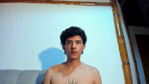 Snapshot of santi_twink19 chatting on 05.28.26 santi_twink19 online show from 05.28.26