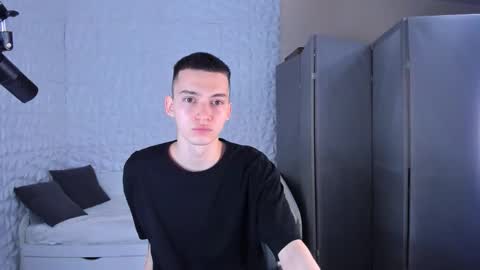 Snapshot of santiago__perez chatting on 11.18.25 santiago__perez online show from 11.18.25