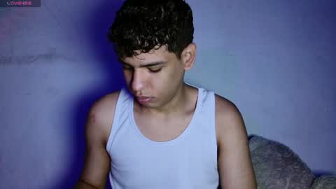 Snapshot of santiago_foxx chatting on 06.10.26 santi online show from 06.10.26