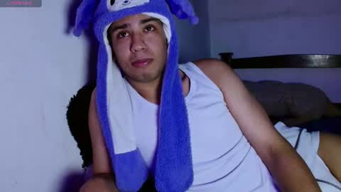 Snapshot of santiago_foxx chatting on 07.04.26 santi online show from 07.04.26