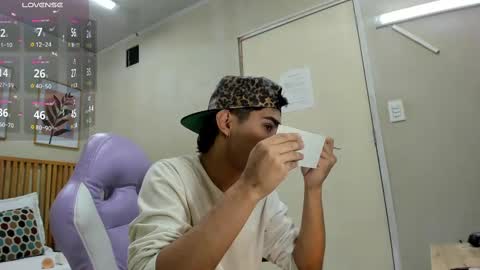 Snapshot of santiago_johnson_ chatting on 09.16.25 santiago_johnson_ online show from 09.16.25