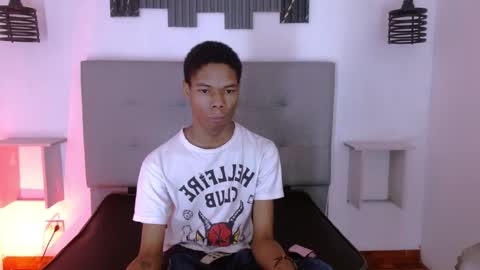 Santiiiiii  online show from 02.23.26