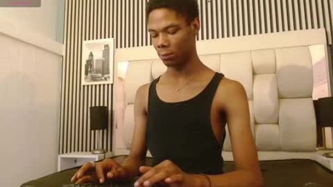 Santiiiiii  online show from 03.15.26