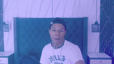 Santiiiiii  online show from 03.23.26