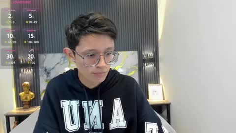 santiago_russo18 online show from 10.09.25