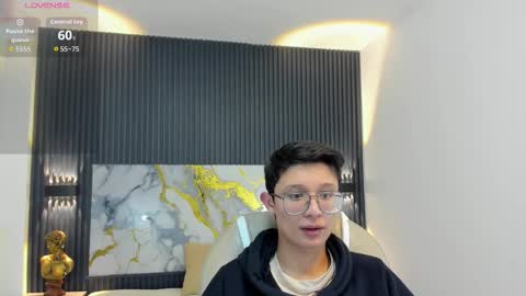 santiago_russo18 online show from 10.13.25