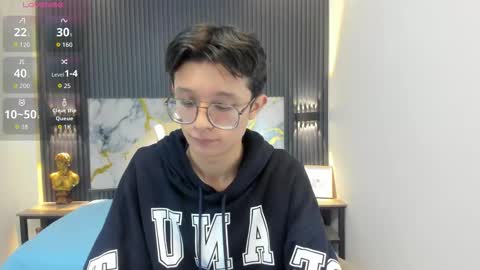 santiago_russo18 online show from 10.22.25