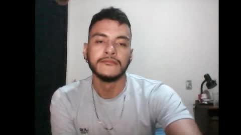 Snapshot of santiexxx chatting on 09.25.25 santiexxx online show from 09.25.25