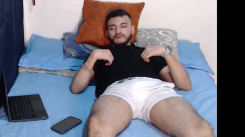 Snapshot of santiexxx chatting on 10.11.25 santiexxx online show from 10.11.25