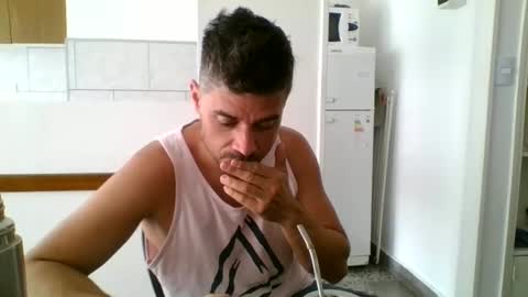 Snapshot of santinogc chatting on 01.11.25 Nalguitas online show from 01.11.25