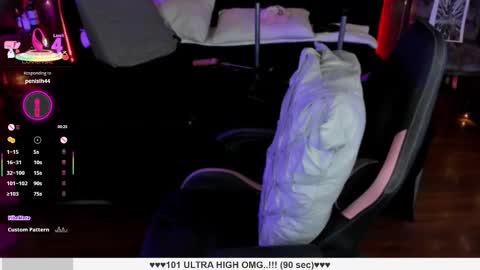 Snapshot of santos_liah chatting on 02.26.25 Liah Santos online show from 02.26.25